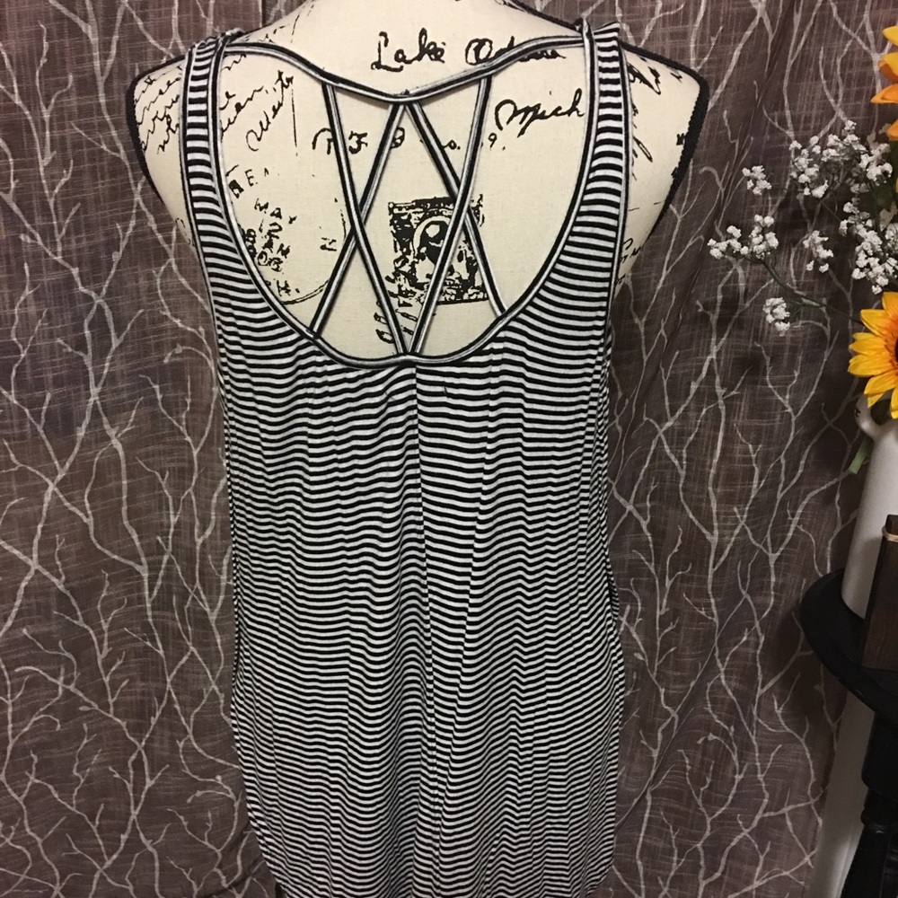 Maurice’s Navy blue & white Tank